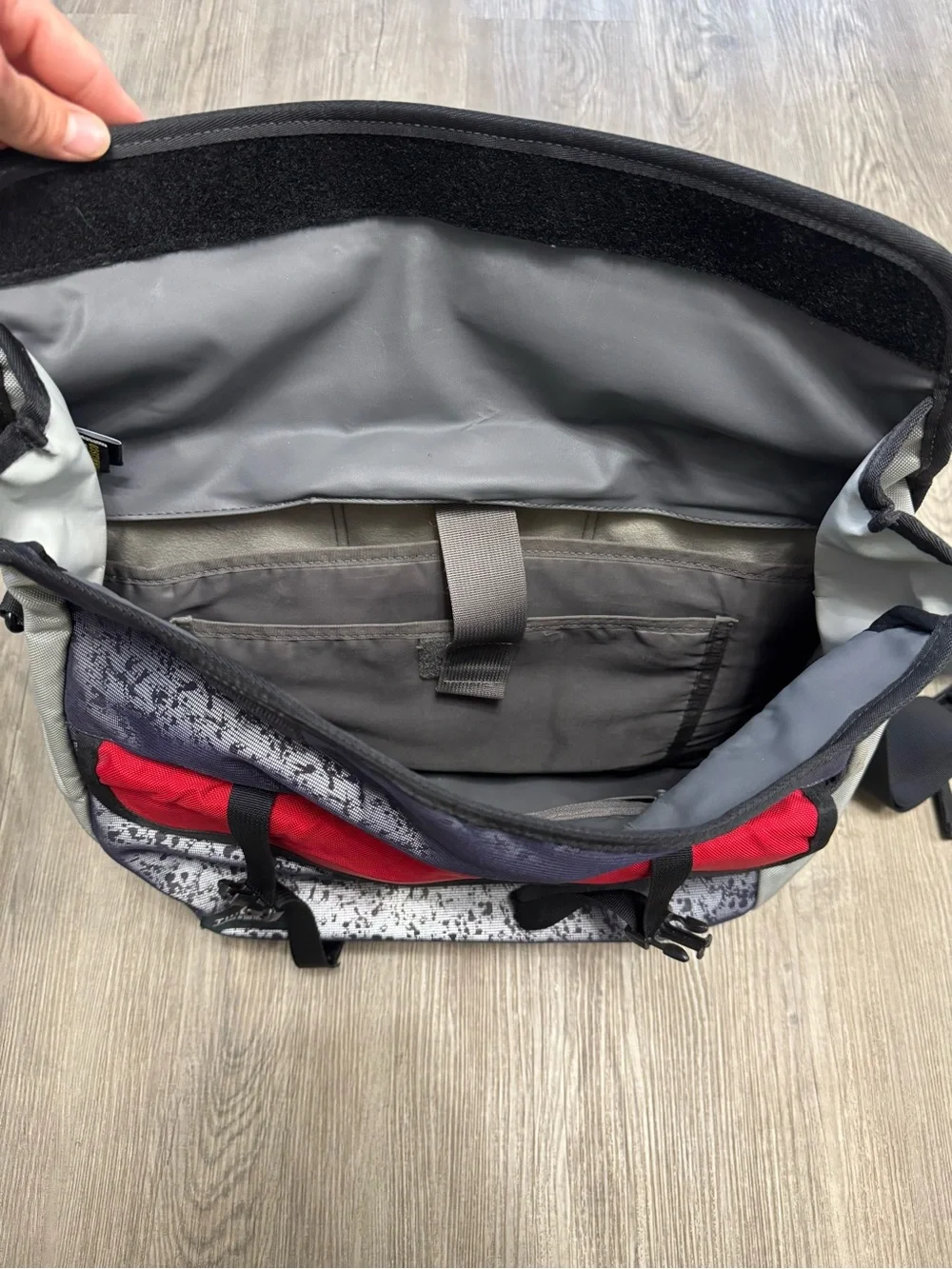 Timbuk2  D-Lux Messenger bag Laptop Bag Crossbody Strap. Excellent condition